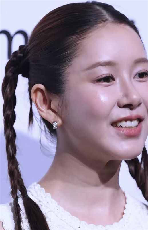  百倍社交压力：揭秘明星红毯造型如何从“好评”跌至“差评” 娱乐新闻