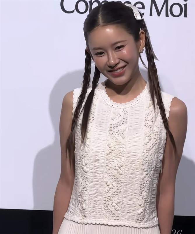  百倍社交压力：揭秘明星红毯造型如何从“好评”跌至“差评” 娱乐新闻