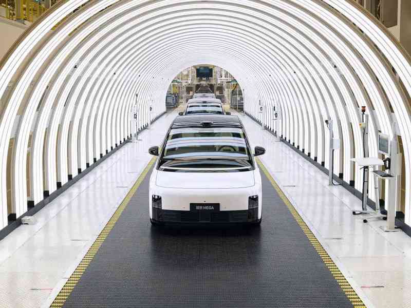  理想汽车遭遇严峻考验；曾经领先优势渐失，转型之路布满荆棘！ 汽车科技