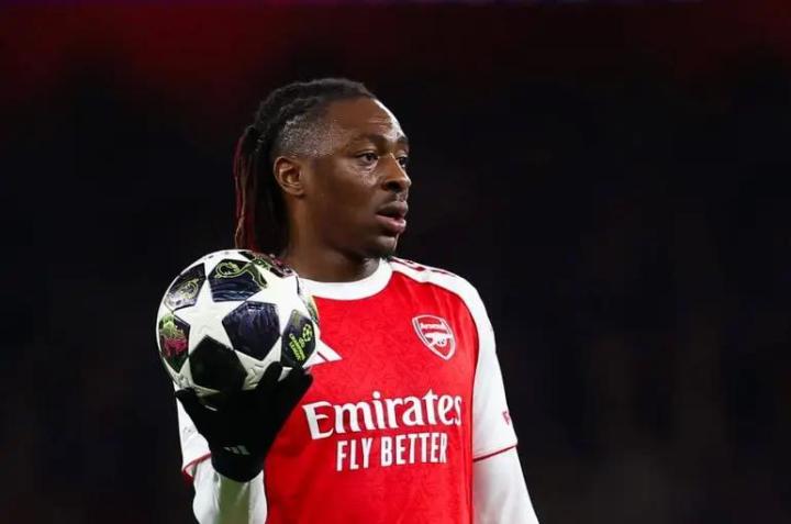  阿森纳中场埃泽遭遇小腿伤势；预计将缺阵一段时间。 体育新闻 阿森纳中场埃泽遭遇小腿伤势；预计将缺阵一段时间。 体育新闻