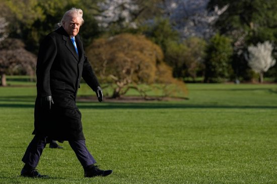  国际能源通道迎来新信号；科技巨头核能AI合作加速；机场出行面临现实考验。 IT技术