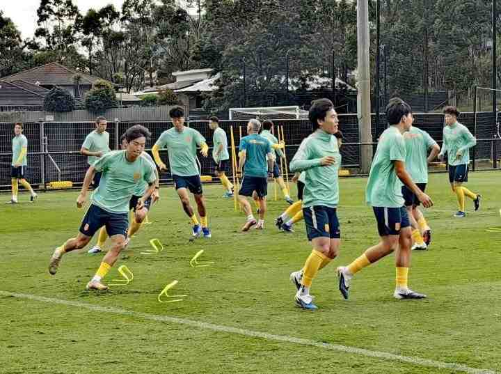  赛制变革与战术博弈：国际友谊赛背后的练兵逻辑 体育新闻 赛制变革与战术博弈：国际友谊赛背后的练兵逻辑 体育新闻