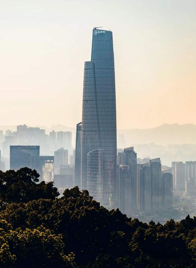 风帆欲起却遇寒冬：万科巨亏背后的摩天大楼迷局