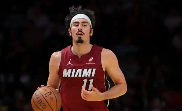  阿德巴约准三双难救主，热火攻防失衡的战术困局深度剖析 体育新闻