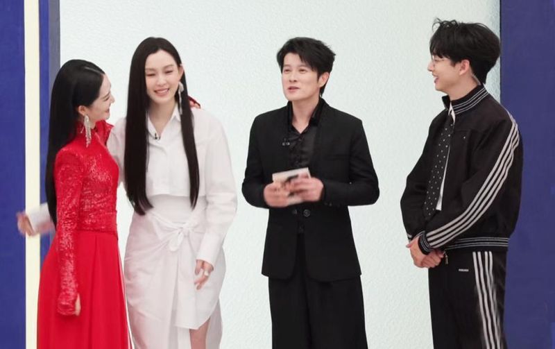  【深度拆解】直播综艺的极限挑战：为什么67人同台会让节奏失控？ 娱乐新闻