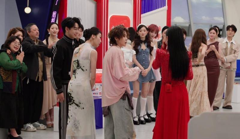  【深度拆解】直播综艺的极限挑战：为什么67人同台会让节奏失控？ 娱乐新闻