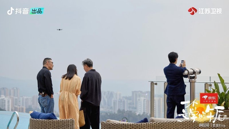  余华苏童的工作哲学：文学创作者如何在身份剥离后重建自我 影视小说