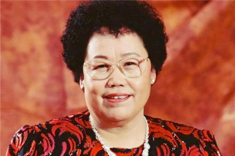  从木屑堆到商业巅峰：陈丽华财富方法论的硬核解构 股票财经