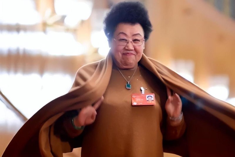  从木屑堆到商业巅峰：陈丽华财富方法论的硬核解构 股票财经