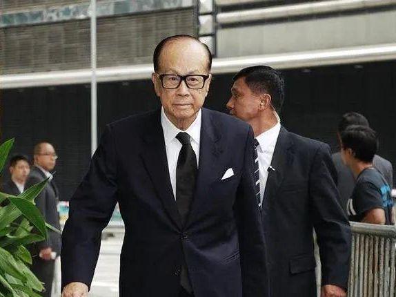  那个在酒会角落发现李嘉诚的人，改变了香港首富的命运 文化旅游