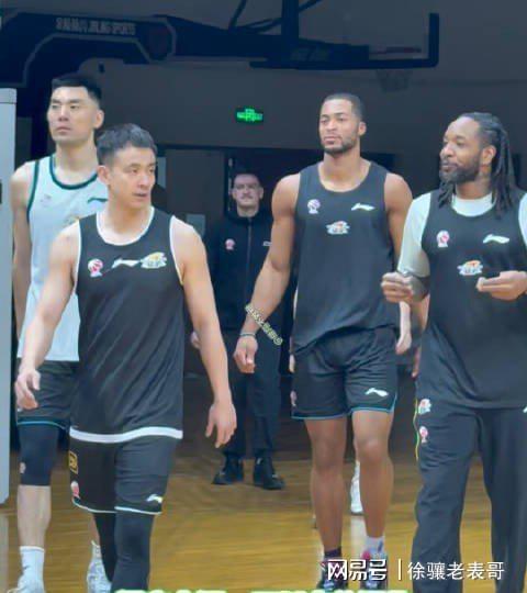  辽粤季后赛提前碰撞：积分榜暗藏的赛程玄机与硬核对决全解析 体育新闻