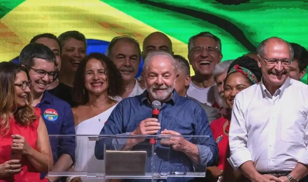  「从统计视角拆解巴西民调：两个百分点的差距根本不是反超」 新闻