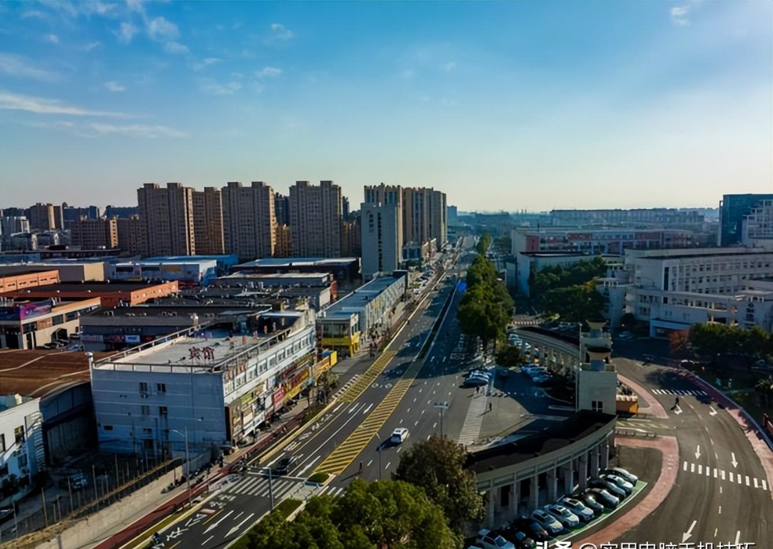  城市更新2.0：20年房龄老楼的资产重估逻辑与结构性机遇 房产家居