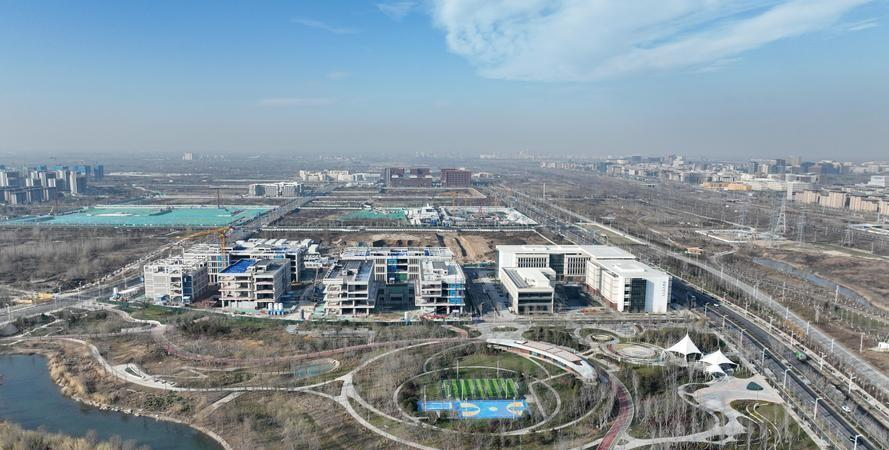  城市更新2.0：20年房龄老楼的资产重估逻辑与结构性机遇 房产家居